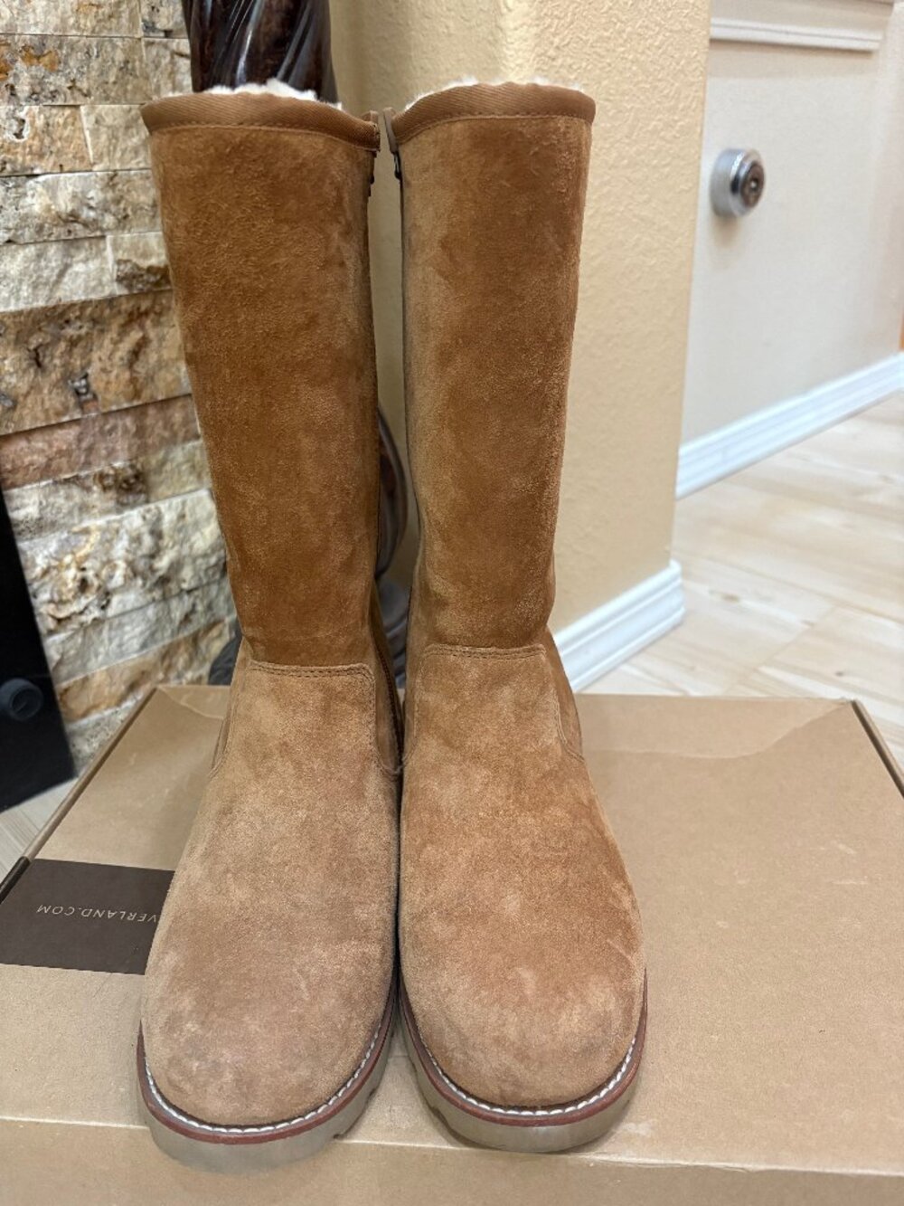 Brand New Without Tags Ugg Chestnut Boots Size 7